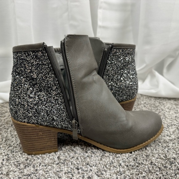 Sparkle Boots Size 9 - Picture 6 of 12